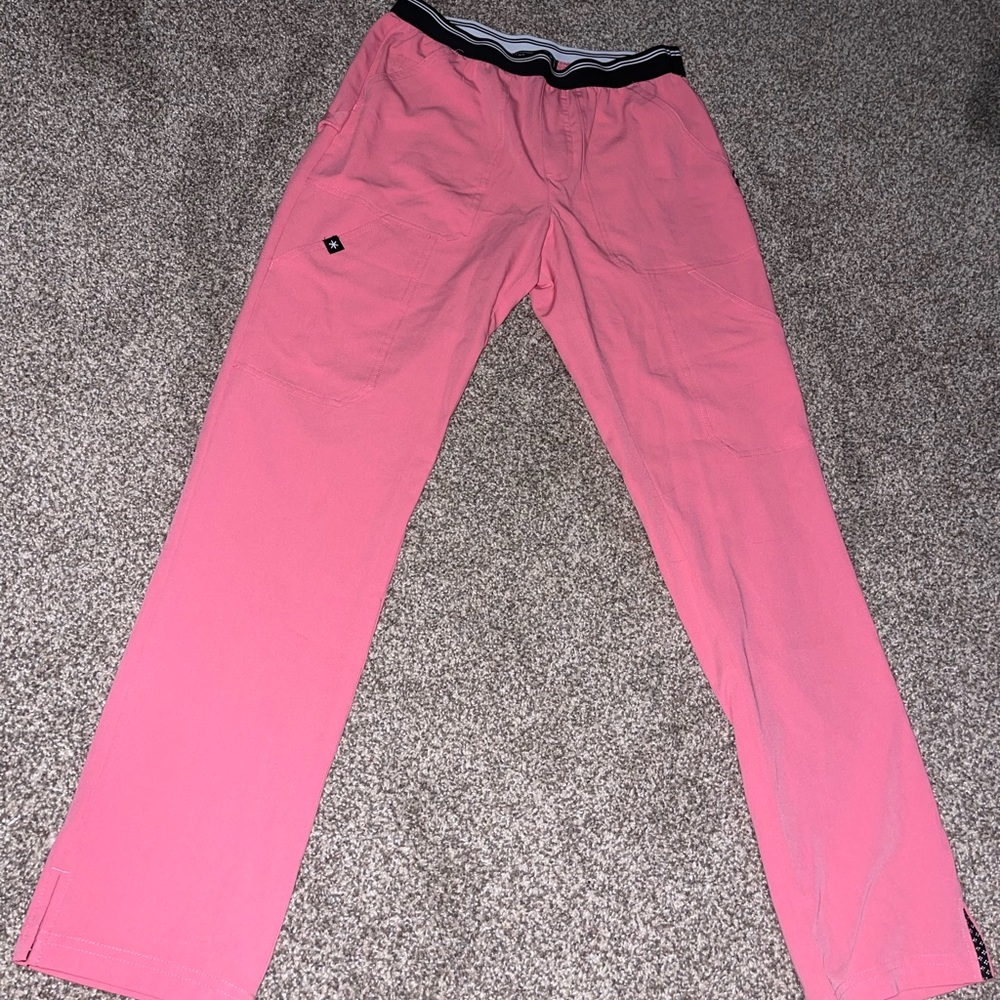 Pretty pink scrub bottoms 💕